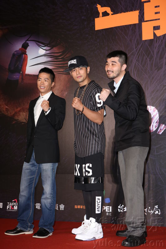  周杰伦 嘻哈范儿出席 活动  与昆凌分开捞金不停