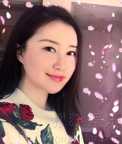 舒畅晒照下巴变尖似变脸 网友大呼认不出-娱乐