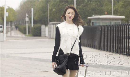 刘雨欣《情战》杀青 上演电视剧版整容日记-