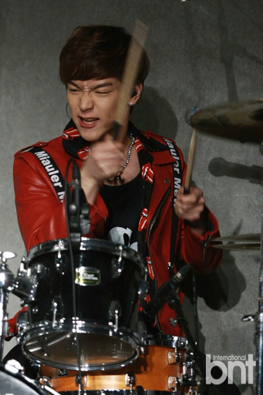 CNBLUE等出席电视剧《清潭洞111》后续发布