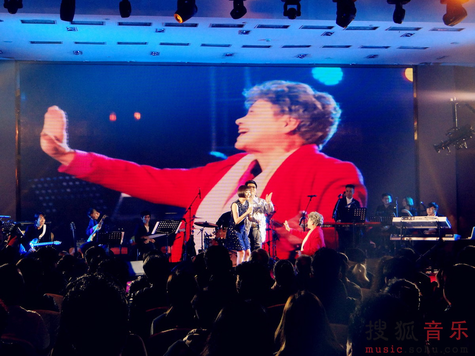 杨光新专辑追忆纯真年代 分享歌曲背后故事76