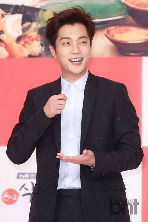 BEAST尹斗俊等出席《一起吃饭吧2》发布会_