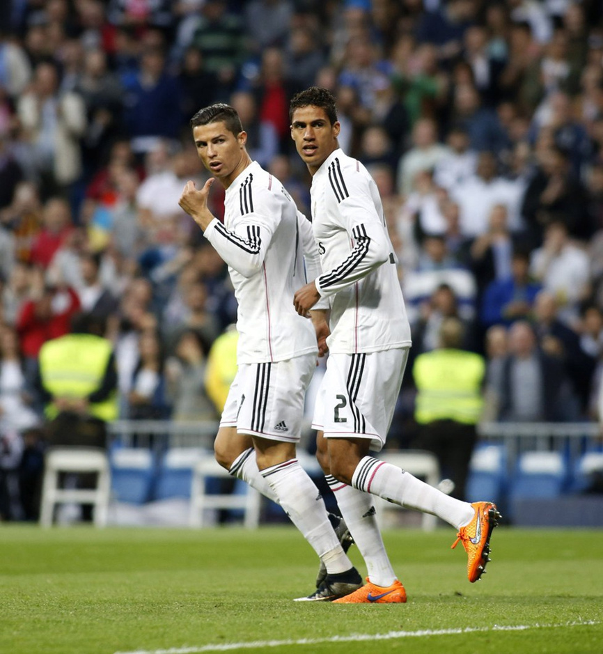 又不爽!C罗进球变乌龙 队友抢射CR7疑暴怒(图