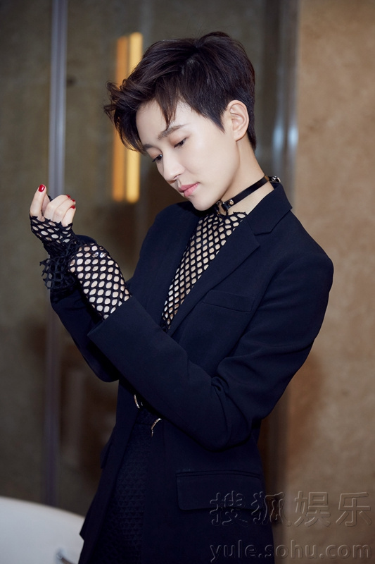 炮哥焦俊艳再掀中性美 有种撩完别跑!8622755