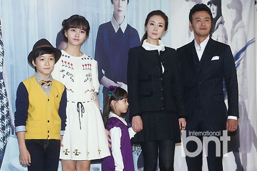 崔智友等主演出席新剧《可疑的保姆》发布会5