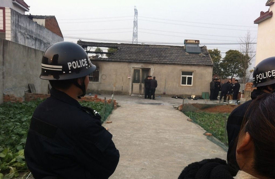 堂弟杀堂哥一家四口后畏罪自焚