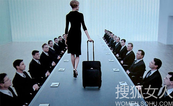 <em>都说女人</em>能顶<em>半边天</em> 但为何你没男人有钱5684