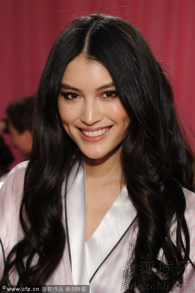 2013维秘秀:中国超模何穗奚梦瑶美艳亮相578