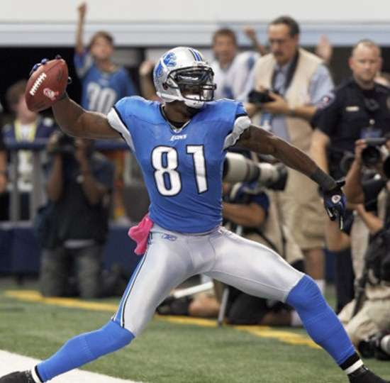 高清:英雄不问出处!NFL成格斗王者潜在训练营