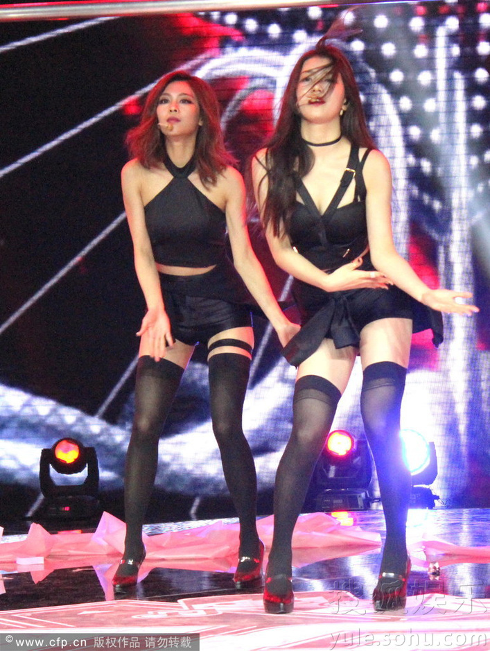 至上励合助阵舞蹈大赛 miss A大秀美腿性感惹