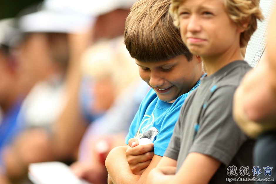 十佳图:麦克罗伊与小粉丝拉手 柳萧然疯狂庆祝