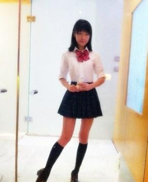 徐娇泳装出镜变身沙滩美女