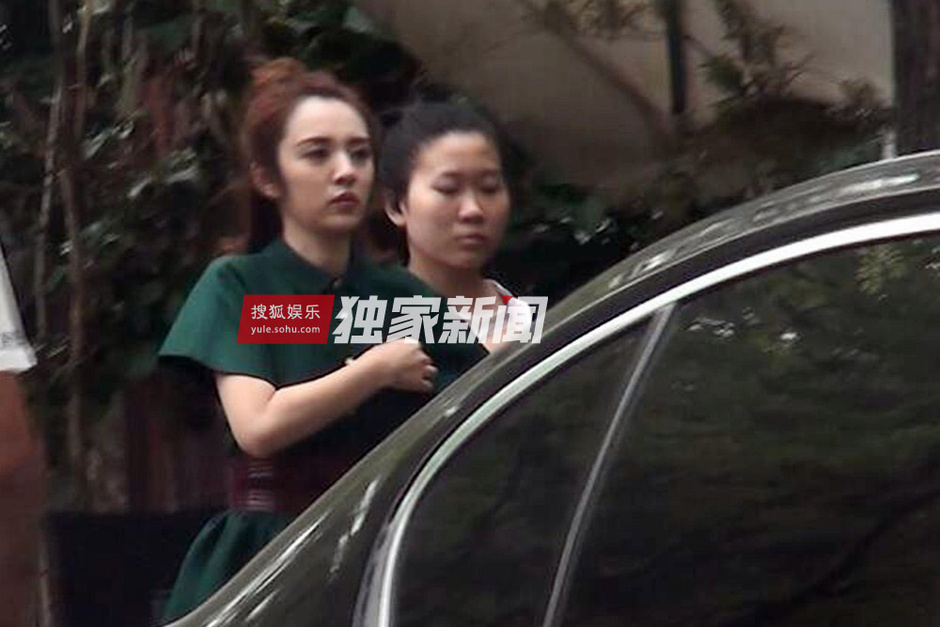 独家:张嘉译拍戏抽烟 王晓晨不惧发胖吃甜食8