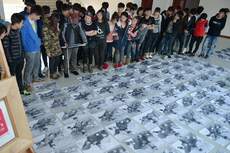 实拍参加联考的美术生5861663-教育图片库