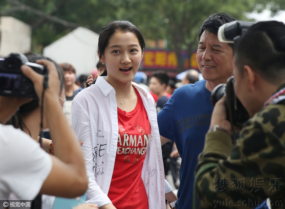 关晓彤父母_关晓彤父母_父母爱情演员关晓彤-移动图网