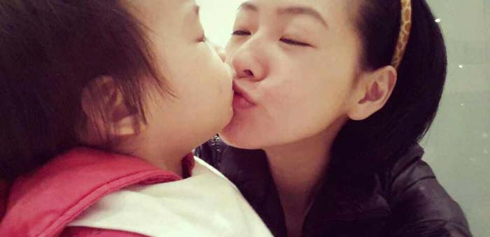 美国人恶搞亲吻孕妇视频,美国人恶搞亲吻孕妇视频大全