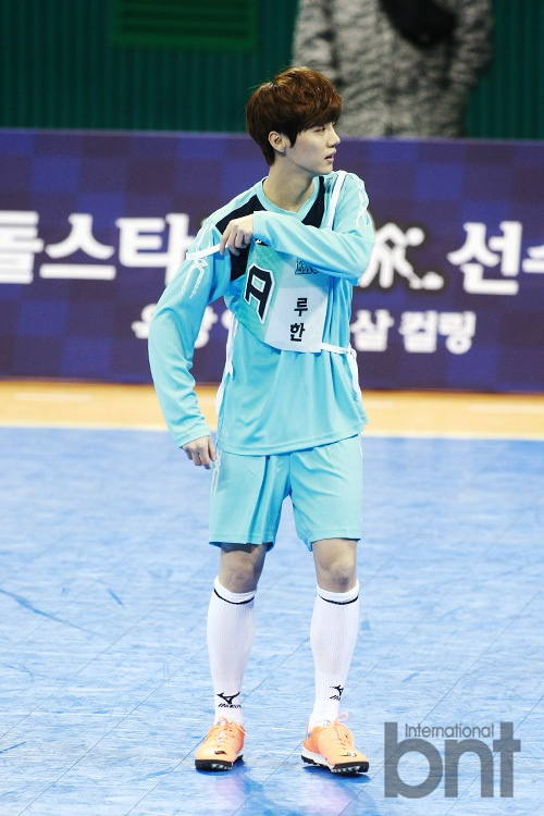 SHINee 亮相偶像明星运动会6081971-娱乐频道