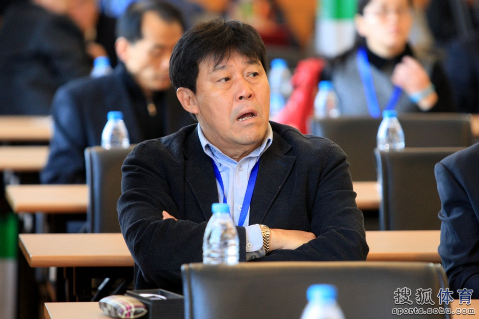 高清:足代会召开蔡振华精神饱满 张吉龙看文件-燕赵都市网-河北新闻资讯一网打尽