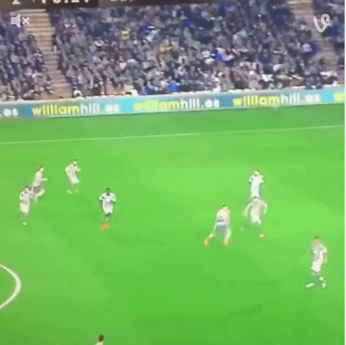 踢急了!c罗背后踢人再逃处罚 遭斥太丑陋(图)