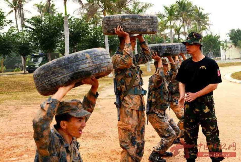 官兵们先后参加了爱尔纳特种兵比武,委内瑞拉猎人学校培训,执行了