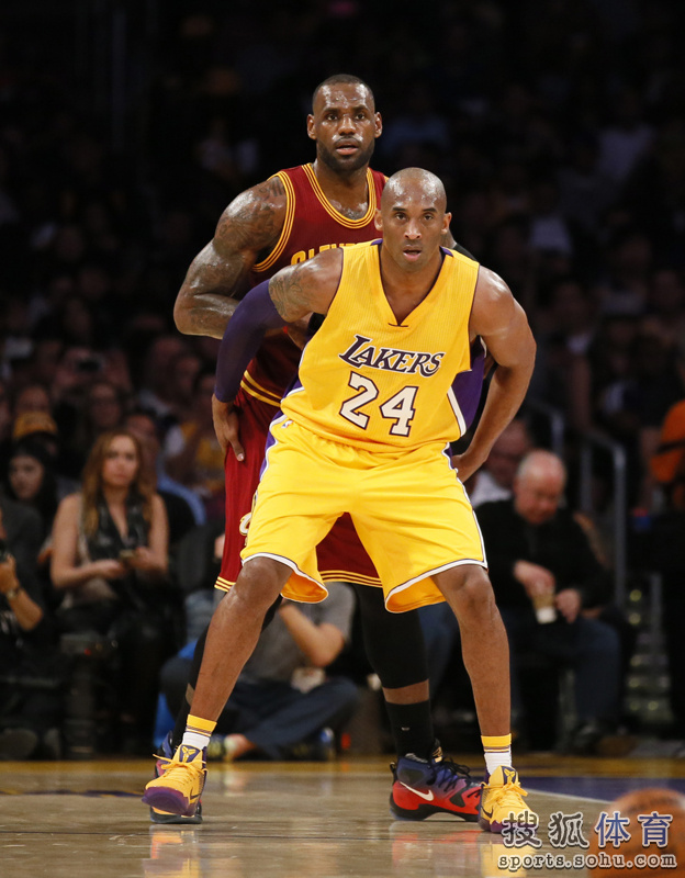高清:湖人战骑士 科比大战詹姆斯23VS24迎终