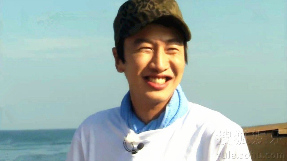 这次要憋住不笑!李光洙拍大片严肃脸引关注86