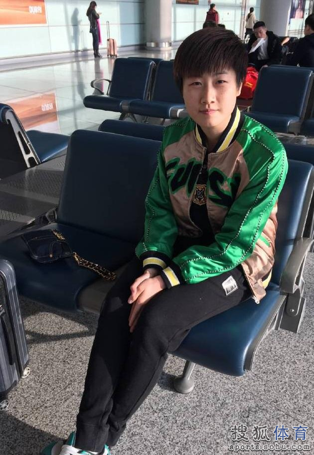 贴身跟拍国乒出征吉隆坡 刘国梁 特殊待遇 (图