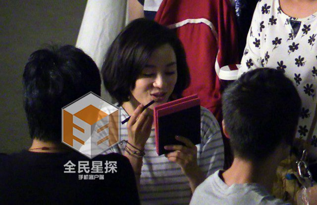 拍戏恋爱两不误!陈晓搭戏袁姗姗动作浮夸_综合_突袭网