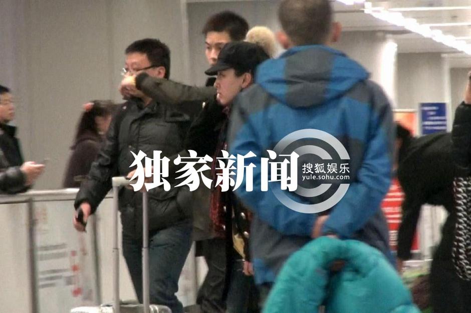 郑伊健老婆_郑伊健收入(2)