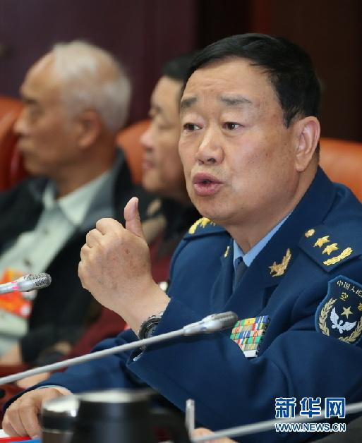 全国政协委员,成都军区空军原司令员方殿荣说:"军队的基础在士兵",要
