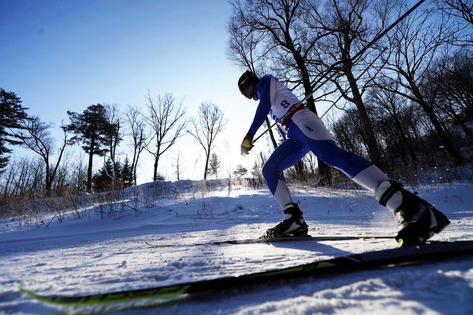 无声世界的雪上冠军梦 记中国听障人越野滑雪