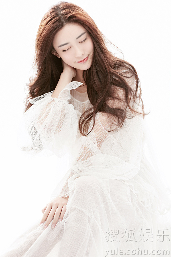 大展清甜气质的同时又不失高贵女神范