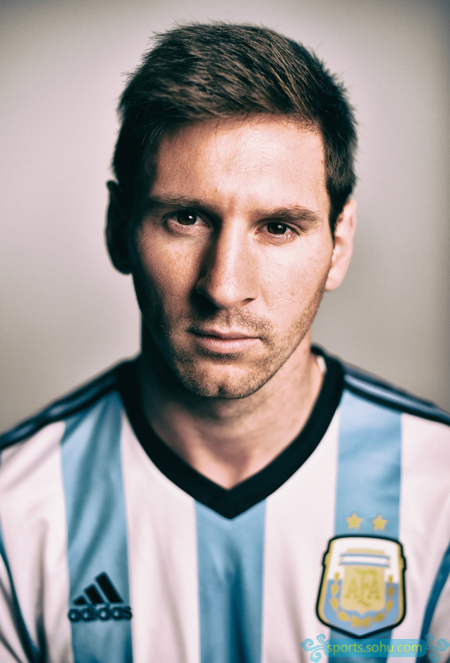 高清图:阿根廷队世界杯定妆照 梅西阿奎罗领衔
