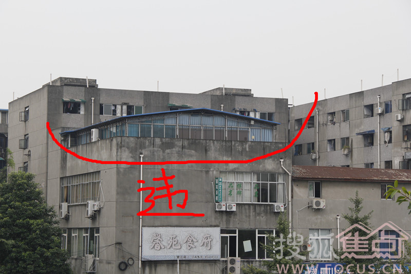 川大竹林村楼顶阳光房,违建只为多收租金