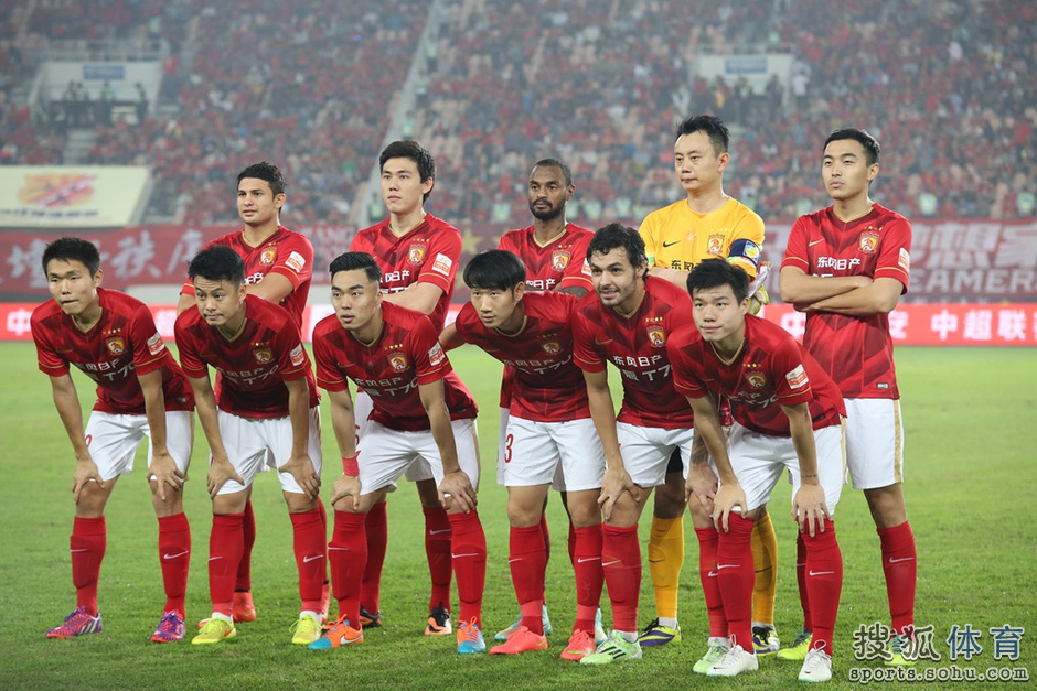 高清:高拉特造乌龙击掌卡帅 马祖攻破恒大指天