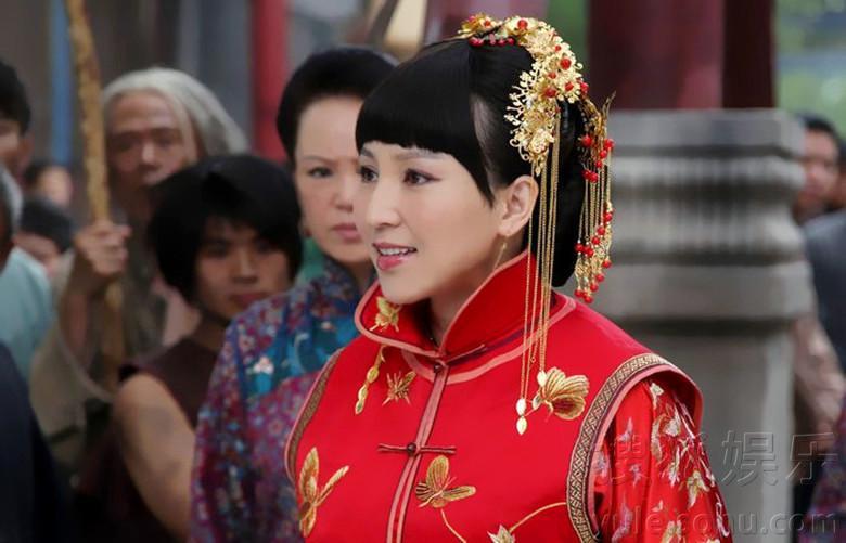 《打狗棍》曝光新剧照 主要女性角色新娘装pk-娱乐库