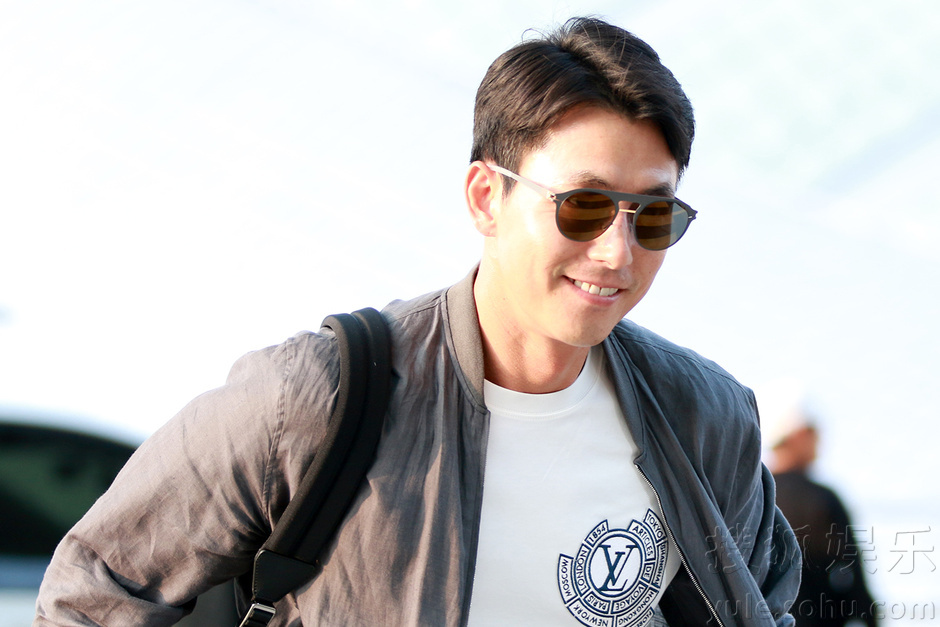 郑雨盛朱智勋飞赴多伦多影展 现身机场引骚动8708299-娱乐频道图片库-大视野-搜狐