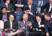 北京时间2012年7月28日，2012年伦敦奥运会：羽毛球第1日预赛 查尔斯王子到场观战。更多奥运视...