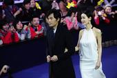 搜狐娱乐讯 2013年4月23日，第三届北京国际电影节闭幕。为向在雅安地震中遇难的同胞致哀，闭幕式前...