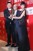 搜狐娱乐讯 （图/玄反影）2014年06月22日，第十七届上海国际电影节在上海举行闭幕暨颁奖仪式，希...