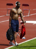 当地时间2012年7月25日，泰森-盖伊率美国田径队训练备战伦敦奥运。