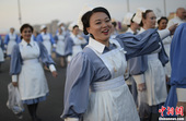 北京时间7月26日，奥运会开幕在即，彩排演员装束新奇。奥运气氛越发浓烈。
