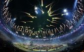 北京时间7月28日凌晨，2012年奥运会的开幕式，在伦敦隆重举行。焰火伦敦碗上空绽放。
更多奥运视...