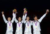 北京时间8月4日，2012年伦敦奥运会击剑比赛继续进行，在男子佩剑团体决赛中，韩国队以45-26击败...