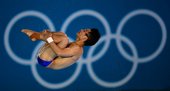 北京时间8月11日，2012年伦敦奥运会男子10米跳台半决赛。中国选手邱波以563.55的成绩位列第...