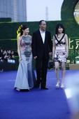 搜狐娱乐讯 2013年4月23日，第三届北京国际电影节闭幕。为向在雅安地震中遇难的同胞致哀，闭幕式前...