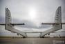 全球最大双机身飞机在加州下线