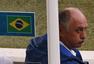 9日趣味图:勒夫献经典表情 巴西球迷呆萌思想者
