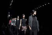 法国精品时尚女装品牌MO&Co. DE PARIS于广州1850创意园举行了2010年秋季新品发布会...