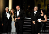2009年9月21日讯，第61届电视艾美奖颁奖礼当地时间9月20日举行，颁奖现场。《灰色花园》获最佳...